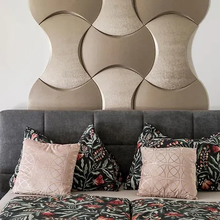 Апартаменти Emerald *