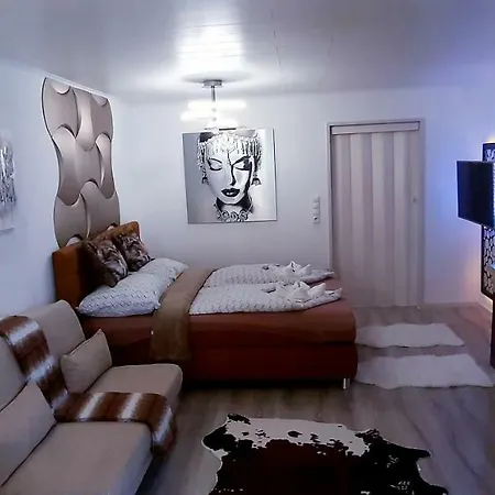 Emerald Apartment *